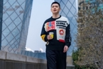 帅气依旧！杨鸣更新社媒晒个人照：北漂